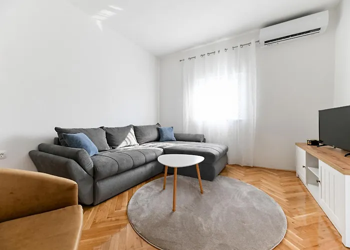 Apartament Lerocco *